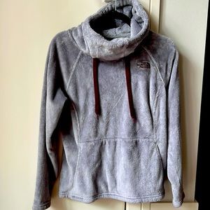 Northface funnelneck fleece. Like new. Only worn once or twice